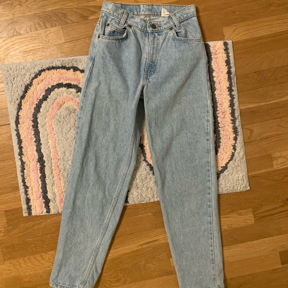 SOLD DEPOP Vintage 550 Levi’s Jeans - Picture 3 of 8
